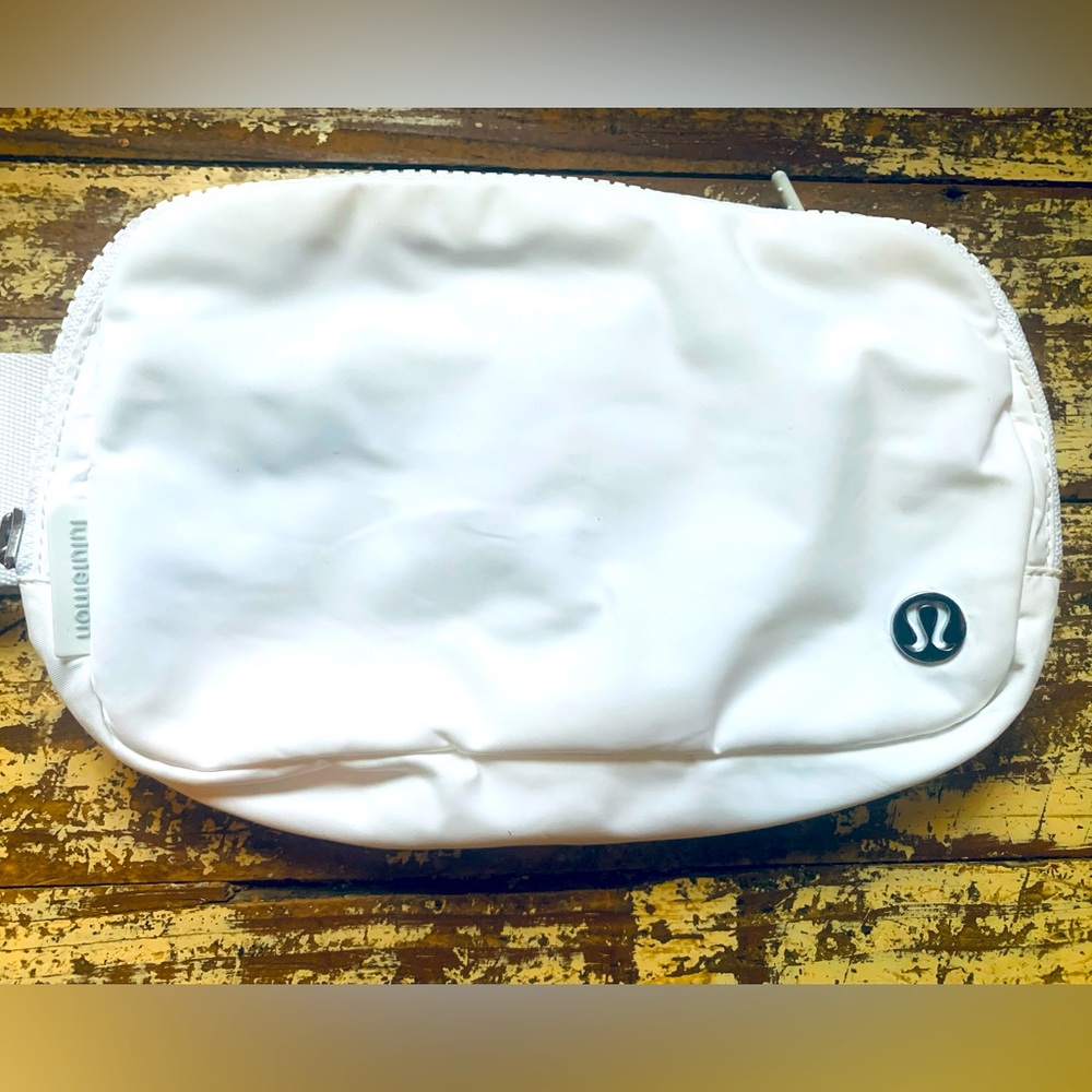 Lululemon Everywhere Belt Bag 1L WHITE